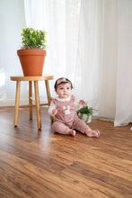 Load image into Gallery viewer, Bun Peekaboo Ruffle Baby Girl Knit Overall Set (Organic): 0-3M / Vintage Rose
