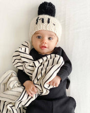 Load image into Gallery viewer, Hi. Black Hand Knit Beanie Hat   M (6-24 months)
