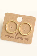 Load image into Gallery viewer, Circular Cut Out Stud Earrings: Gold
